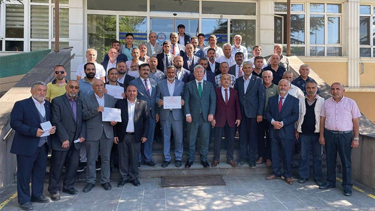 Dodurga’da belediye başkanlığını kazanan Kaşıkcı mazbatasını aldı