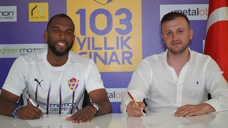 Son Dakika: Ryan Babel resmen Eyüpsporda Süper Lig detayı...
