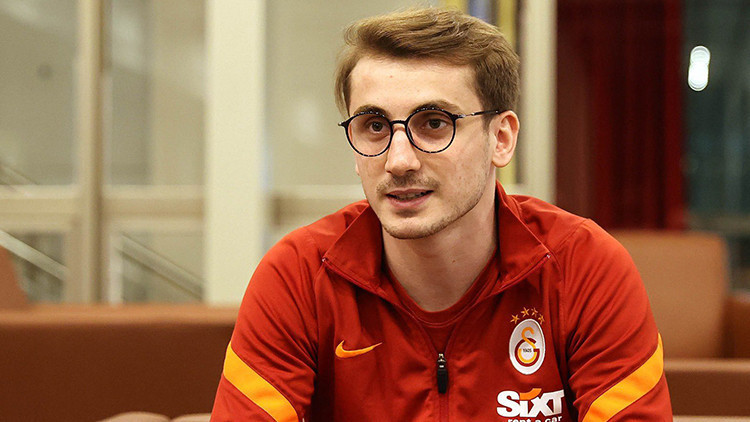 Galatasarayda Dursun Özbekten Kerem Aktürkoğlu hamlesi