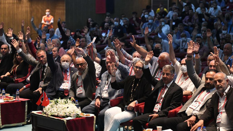 Yenilenen ekibin önceliği transfer