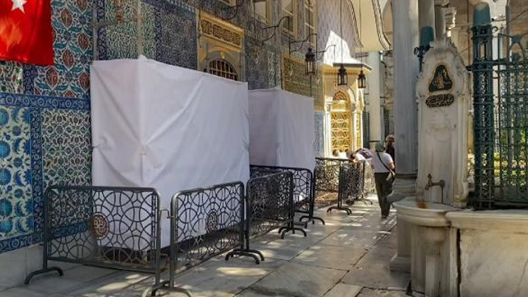 Eyüp Sultan Türbesine saldırı