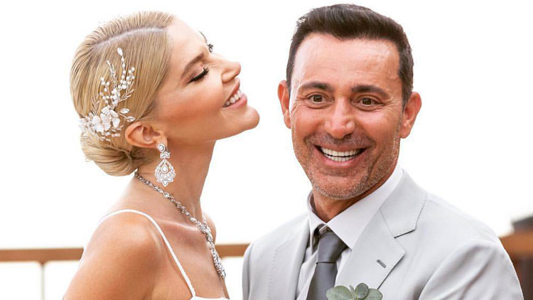 Mustafa Sandal ve Melis Sütşuruptan en güzel düğün hediyesi