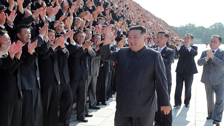 Kız kardeşi açıkladı… Kuzey Kore lideri Kim Jong-un da koronavirüse yakalandı