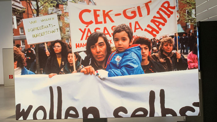 ‘Biz Buralıyız’ sergisi duygulandırdı ‘Biz Buralıyız’ sergisi duygulandırdı