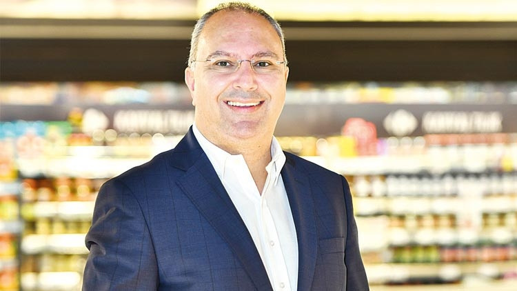 Akaryakıt istasyonuna ilk şubesini açtı