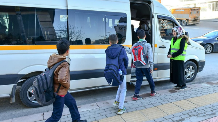 Servise yüzde 30 zam talebi