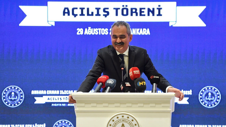 ‘3,1 milyar lirayı okullarımıza gönderdik’