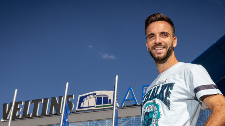 Son Dakika: Schalke 04ten Kenan Karaman sürprizi 3 yıllık imza... Son Dakika: Schalke 04ten Kenan Karaman sürprizi 3 yıllık imza...