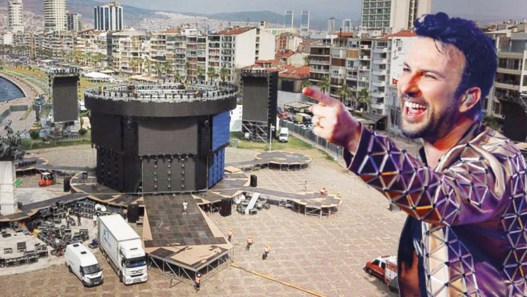 Balkondan Tarkan konseri 500 dolar İzmirde emlakçıların telefonları susmuyor Balkondan Tarkan konseri 500 dolar İzmirde emlakçıların telefonları susmuyor