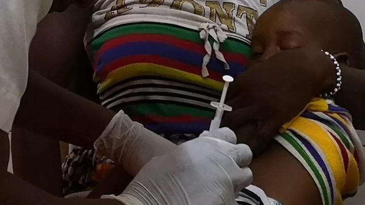 Oxford Üniversitesi düşük maliyetli sıtma aşısı üretti... Milyonlarca hayat kurtulabilir