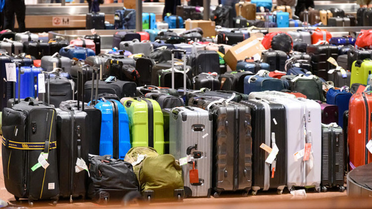 3 bin bavul sahibini bekliyor