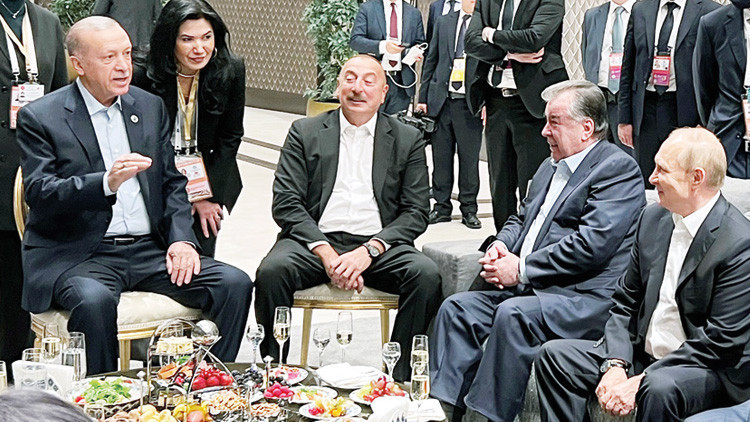 Cumhurbaşkanı Erdoğan’ın altı günlük zirve trafiği Cumhurbaşkanı Erdoğan’ın altı günlük zirve trafiği