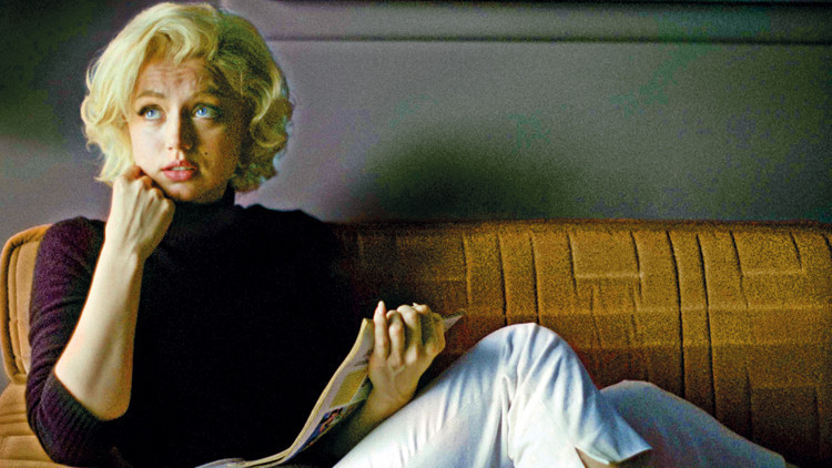 Marilyn Monroe olmak için aylarca çalıştım