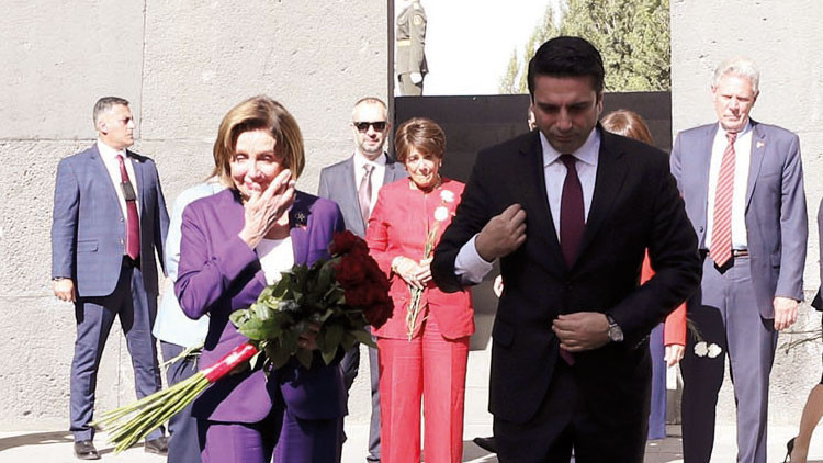 Pelosi Erivan’a açık destek verdi Pelosi Erivan’a açık destek verdi