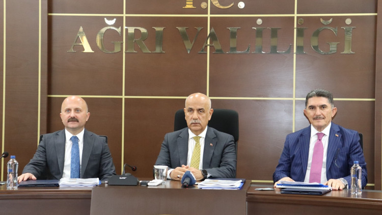 Bakan Kirişci: 47 binin üzerinde gazi ile gazi ve şehit yakınımızın kamuda istihdamını sağladık Bakan Kirişci: 47 binin üzerinde gazi ile gazi ve şehit yakınımızın kamuda istihdamını sağladık