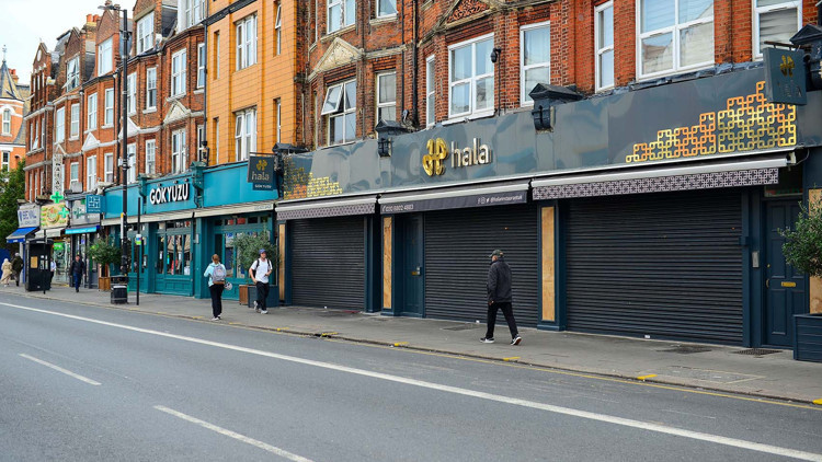 Bu işyerlerini pandemi bile kapatamamıştı, Londra’nın kuzeyinde hayat durdu