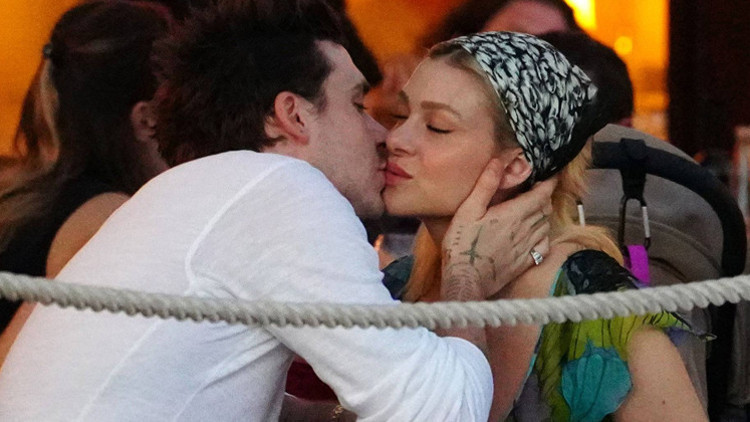 O benim önceliğim... Karımı mutsuz görmeye asla dayanamam