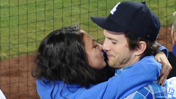 Sabahın köründe kapısına dayanıp beni çılgına çeviriyorsun diye bağırdı: Ünlü oyuncu aşkını böyle ilan etmiş