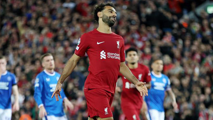 Liverpool, Rangersı 2 golle geçti
