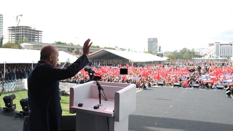 Gençler için tüm imkânlarımızı seferber ediyoruz