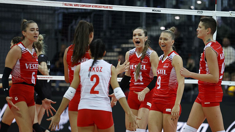 Türkiye 3-0 Kanada (FIVB Dünya Şampiyonası) Türkiye 3-0 Kanada (FIVB Dünya Şampiyonası)