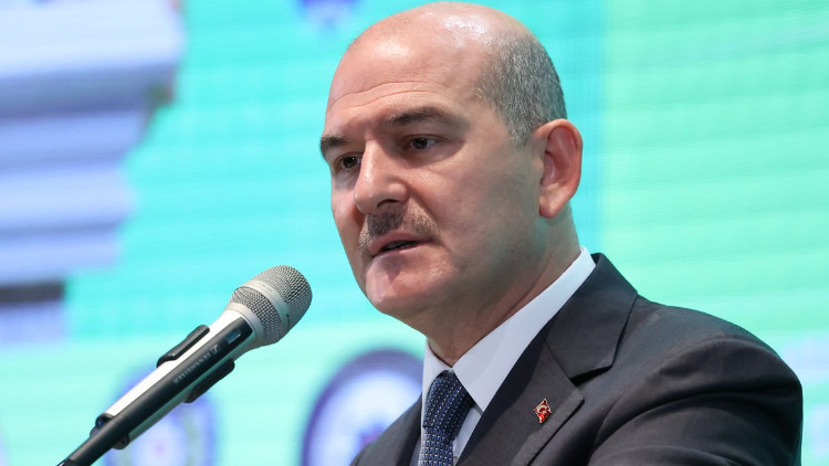 Bakan Soylu canlı yayında ilk kez açıkladı: Teröristlerin annelerini getirip megafonlarla çağrı yaptırıyoruz Bakan Soylu canlı yayında ilk kez açıkladı: Teröristlerin annelerini getirip megafonlarla çağrı yaptırıyoruz