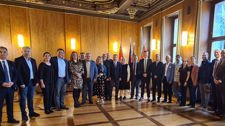 Antalya Valisi kardeş şehir Nürnberg’de