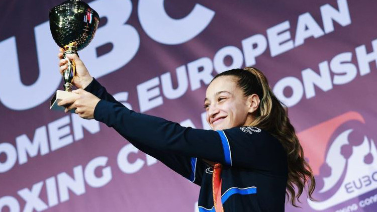 Buse Naz Çakıroğlu kimdir, kaç yaşında, nereli Türk boksör Buse Naz Çakıroğlu Avrupa şampiyonu oldu Buse Naz Çakıroğlu kimdir, kaç yaşında, nereli Türk boksör Buse Naz Çakıroğlu Avrupa şampiyonu oldu