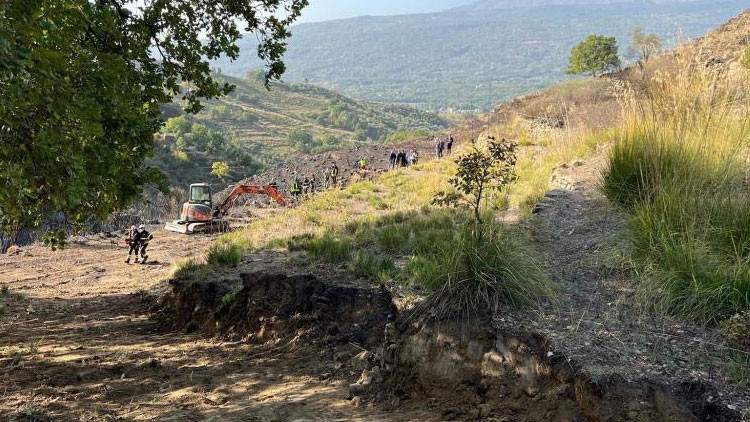 İtalya’da yangın söndürme uçağı düştü: 2 ölü İtalya’da yangın söndürme uçağı düştü: 2 ölü