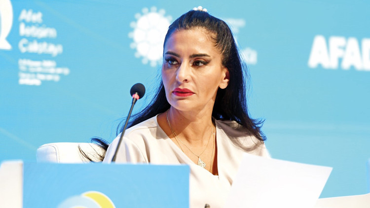 Hande Fırat: Haber profesyonel habercilerin işidir