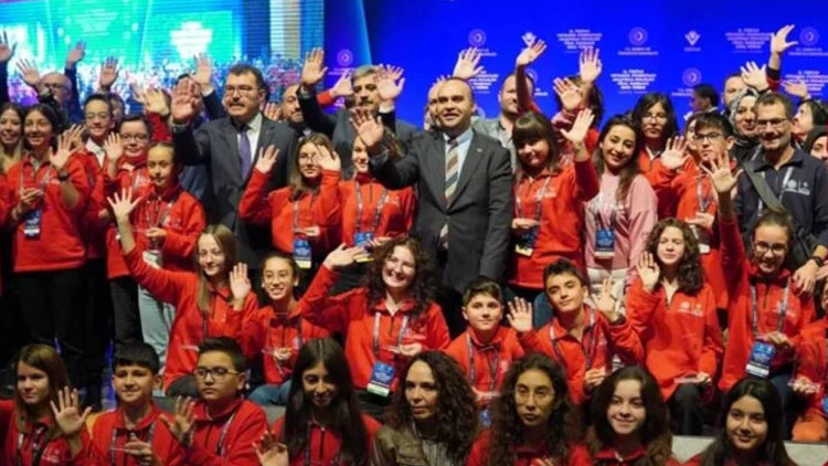 Genç bilim insanlarına Diyarbakırda ödül yağmuru