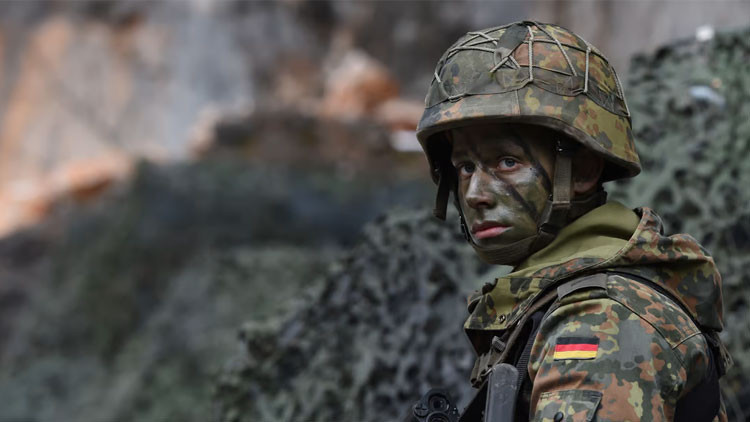 Almanya sızdırılan belgeleri konuşuyor: Ruslar her an işgale başlayabilir