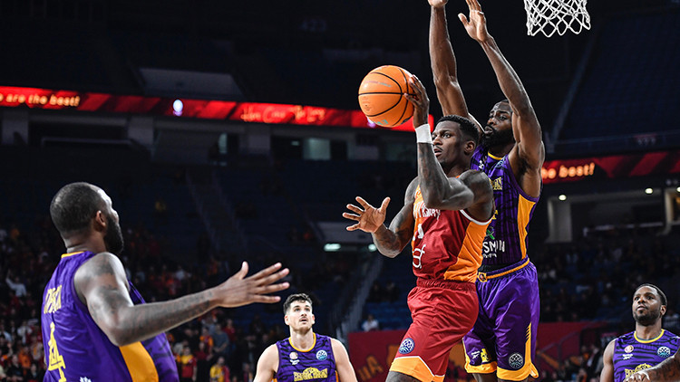 Galatasaray Nef, Hapoel Holonu devirdi