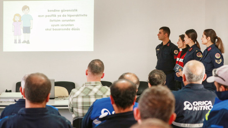 Kadına şiddete karşı kadın subaylar sahada