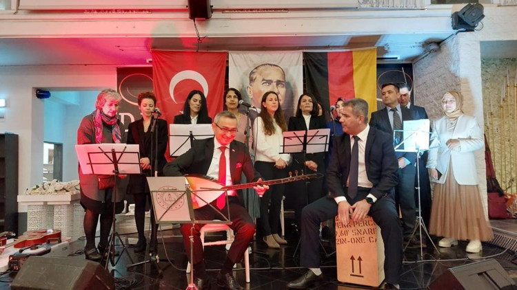 Avrupa’da Öğretmenler Günü coşkusu