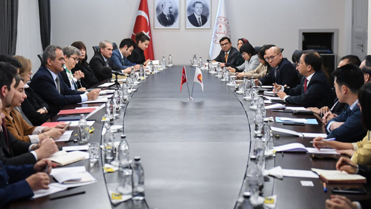 Bakan Özer ASEAN temsilcileriyle görüştü