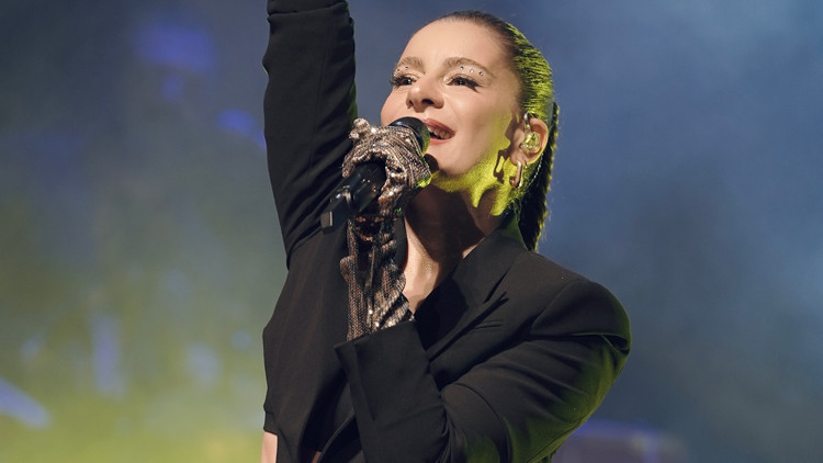 Atiye: Çok güçlü kadınlar olalım