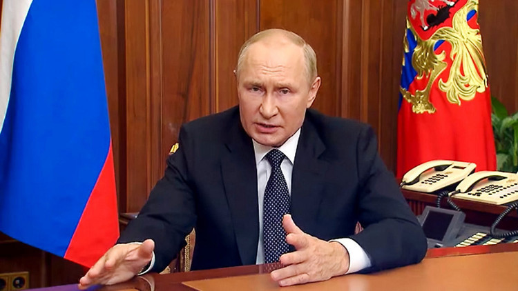 Putin: Mevzi terk etme ve firar etme gibi sorunlarımız var...