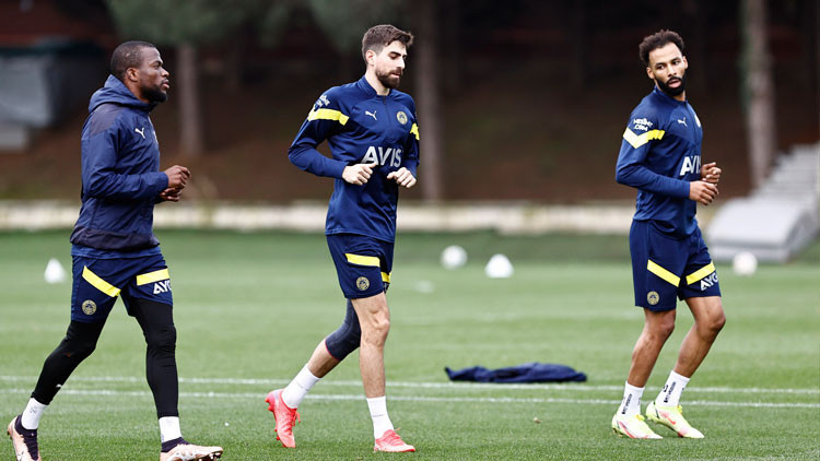 Fenerbahçeye Valencia, Peres ve Sangare müjdesi