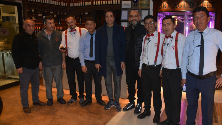 Ünlü sanatçı Mahsun Kırmızıgülün tercihi The Etçi Steak House