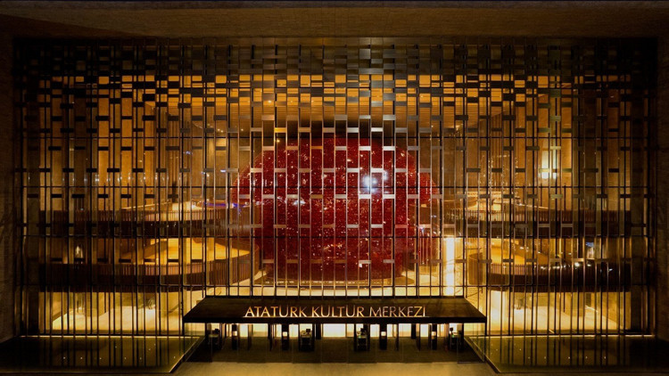 Atatürk Kültür Merkezine bir yılda 1 milyon 300 bin ziyaretçi Atatürk Kültür Merkezine bir yılda 1 milyon 300 bin ziyaretçi
