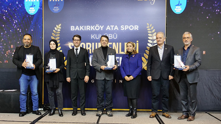 Bakırköy Ata Spor Kulübü ’Sporun Enleri ödülleri sahiplerini buldu Demirören Grubu’na 8 ödül Bakırköy Ata Spor Kulübü ’Sporun Enleri ödülleri sahiplerini buldu Demirören Grubu’na 8 ödül