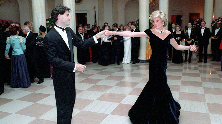 Önce oğlunu sonra eşini kaybetti… Hayatta en büyük acıları tatmıştı: John Travolta kendini sadece çocuklarına adadı