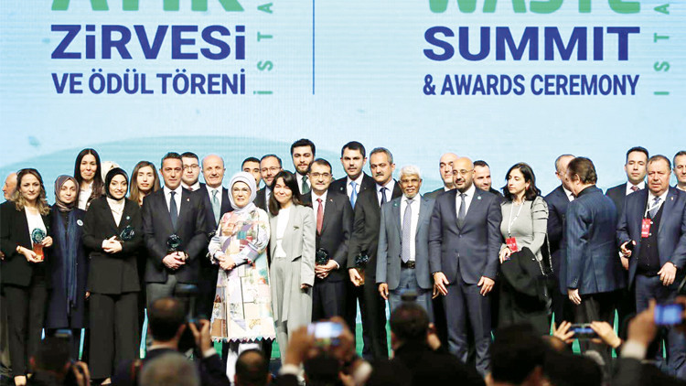 ‘Tohumdan çınar’a Sıfır Atık hareketi... İklim elçilerine ödül verildi