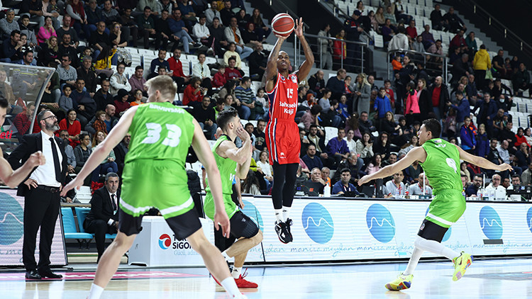 Bahçeşehir Koleji uzatmalarda kazandı