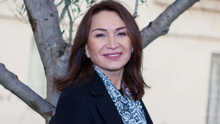Demet Akbağ ameliyat oldu Demet Akbağ ameliyat oldu