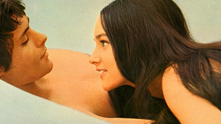 Madem taciz edildiniz, niye bu kadar yıl suskun kaldınız