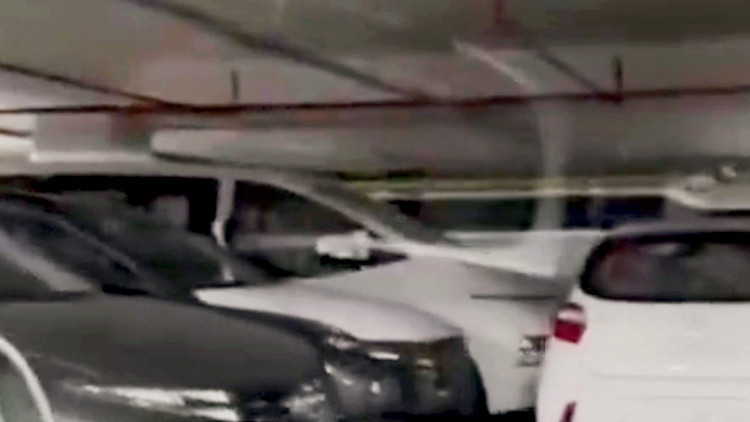 Otoparktaki sıfır araçlar bayinin çıktı