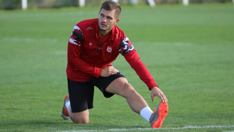 Sivasspor’da Karol Angielski sakatlandı Sivasspor’da Karol Angielski sakatlandı
