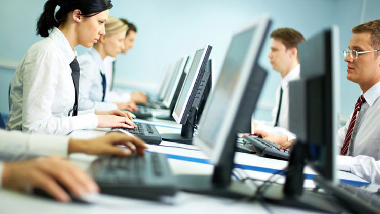 Son dakika: Sözleşmeliye kadro düzenlemesi Plan ve Bütçe Komisyonunda kabul edildi